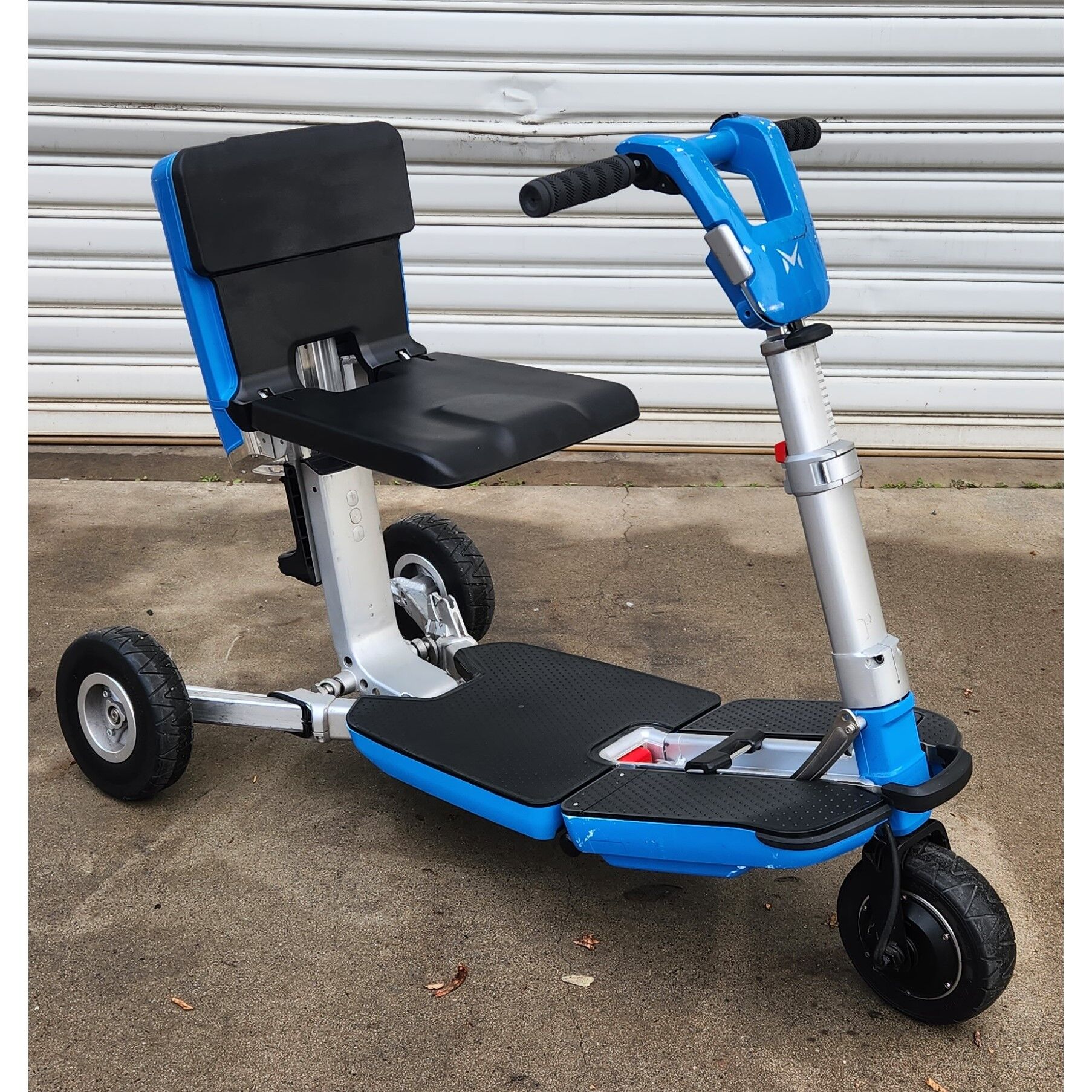 iMoving 2 Blue Portable Folding Mobility Scooter