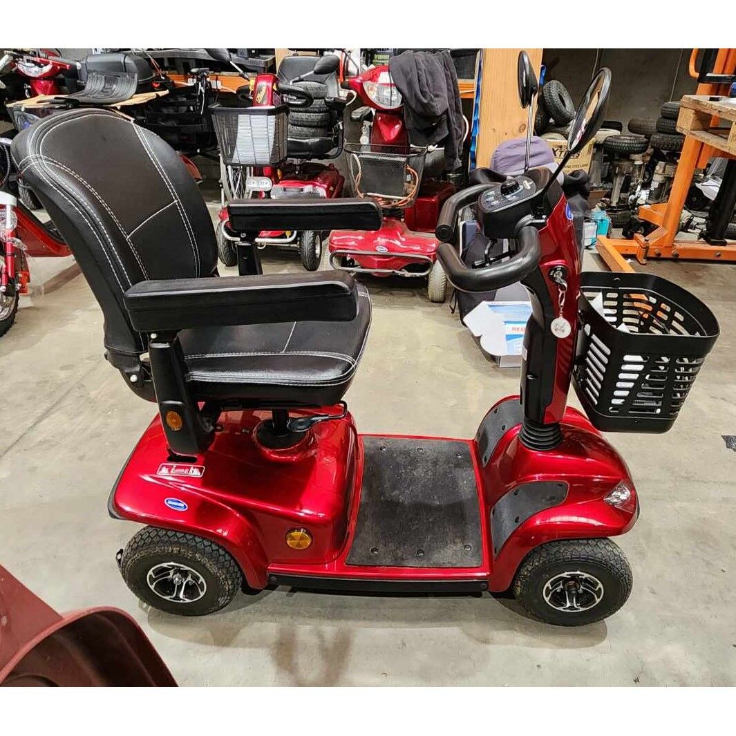 Invacare Leo Red Hire