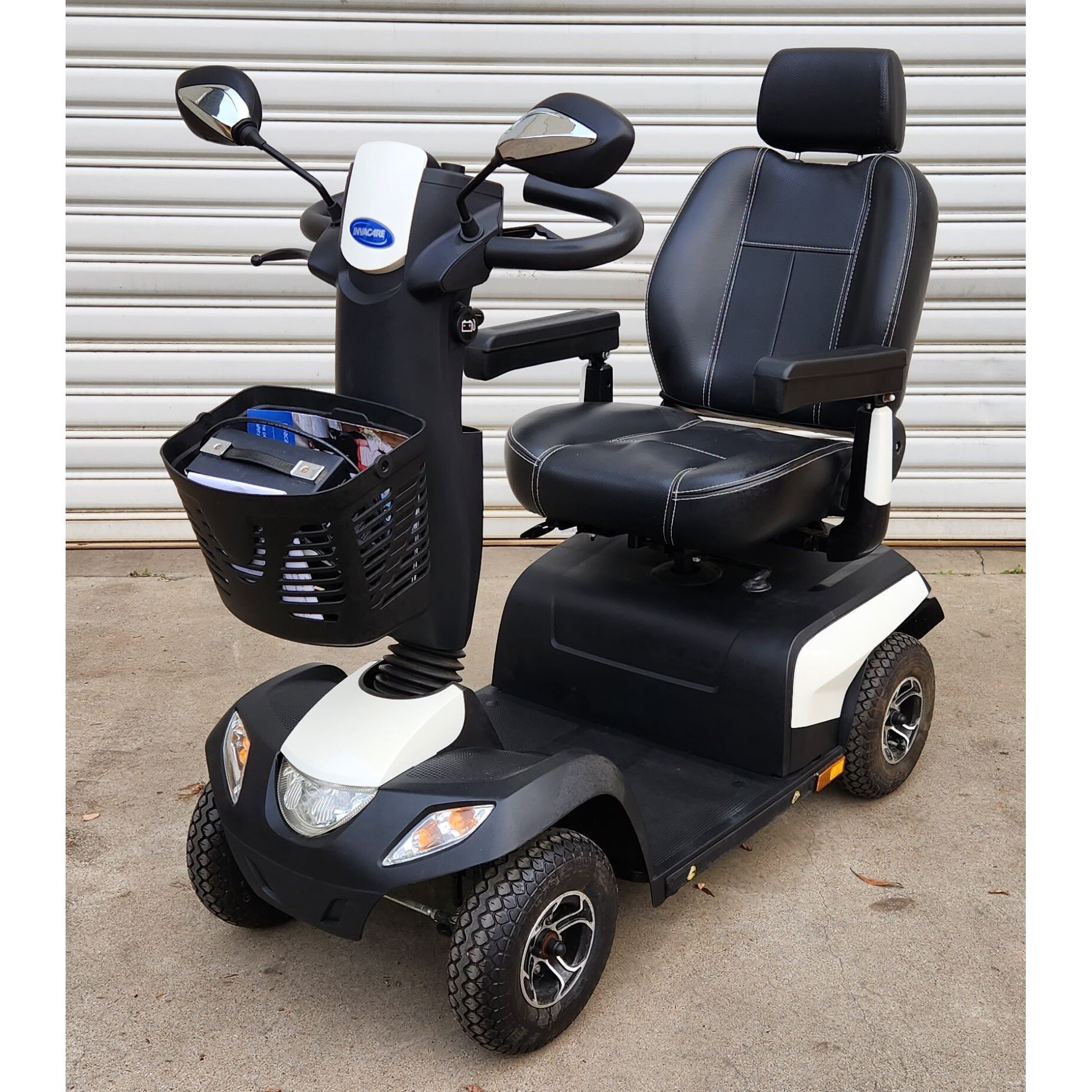 Pegasus Metro #5 White Mid-Size Mobility Scooter by Invacare